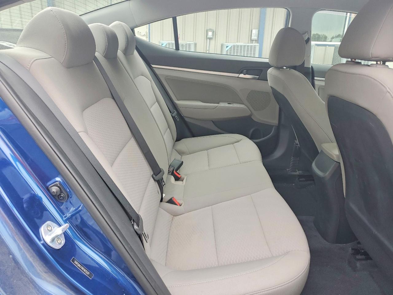 Hyundai ELANTRA Sel