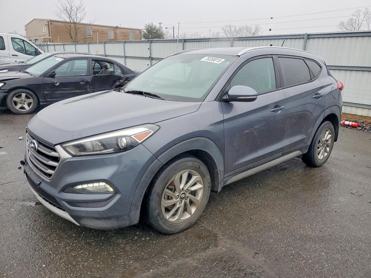 Salvage Hyundai TUCSON Image
