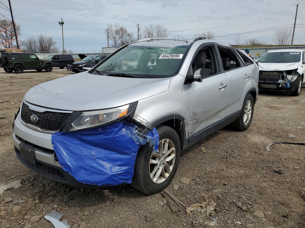 Salvage Kia Sorento Image