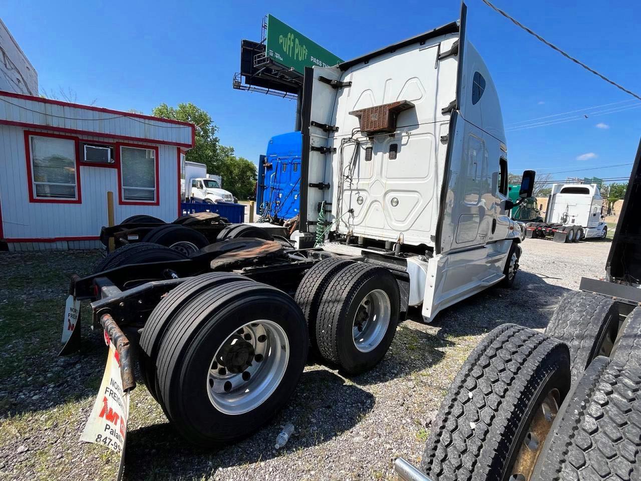 Freightliner Cascadia 125