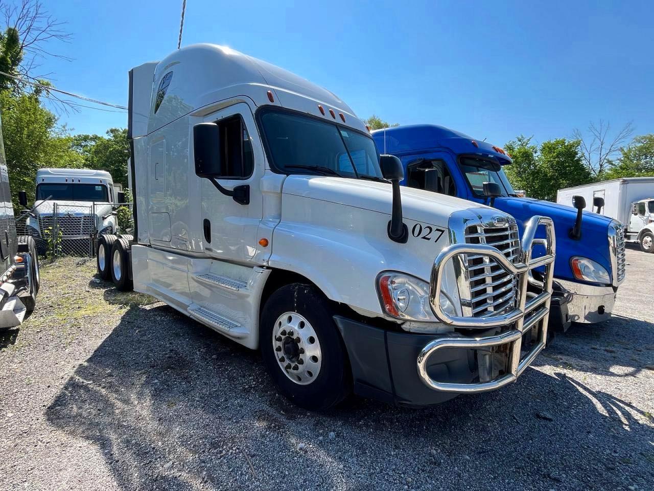 Salvage Freightliner Cascadia 125 Image
