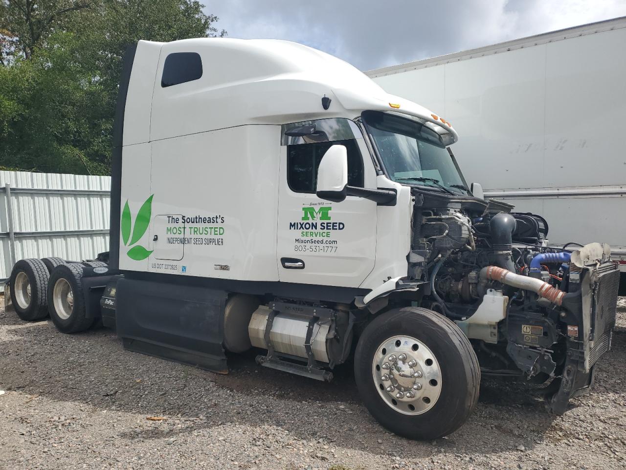 Salvage Peterbilt 579 Image