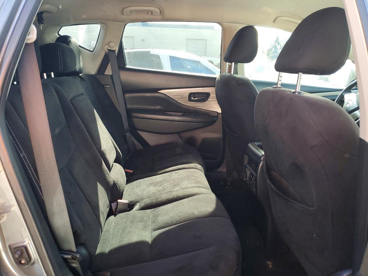 Nissan Murano S