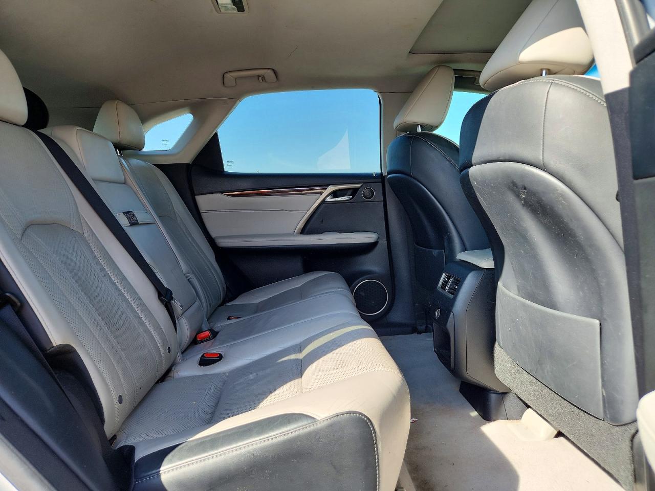 Lexus RX Base