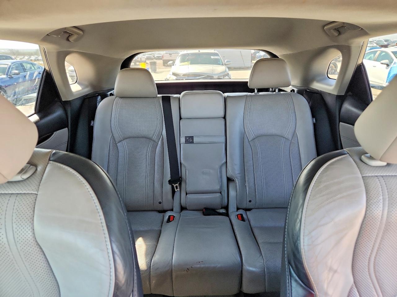 Lexus RX Base