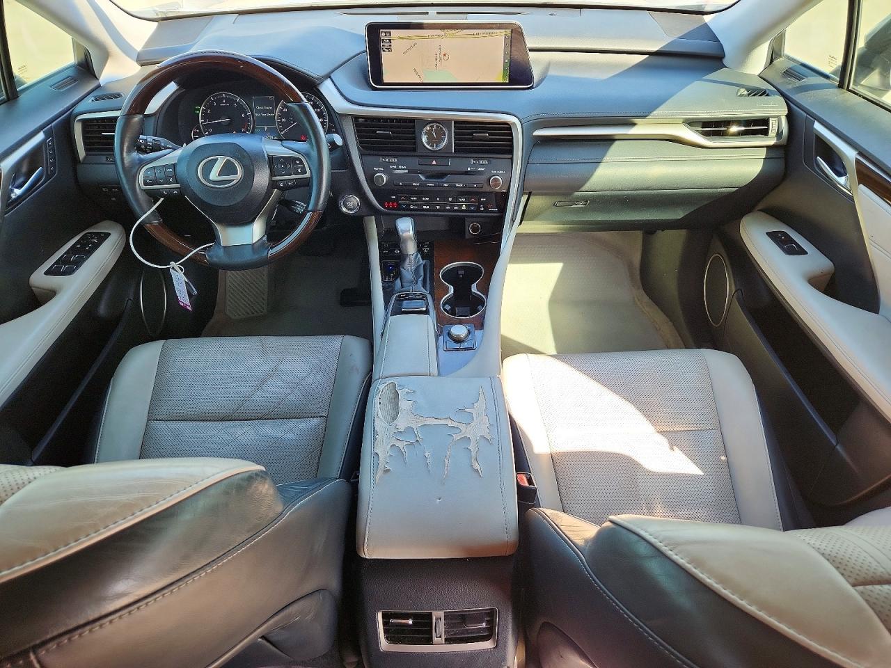 Lexus RX Base