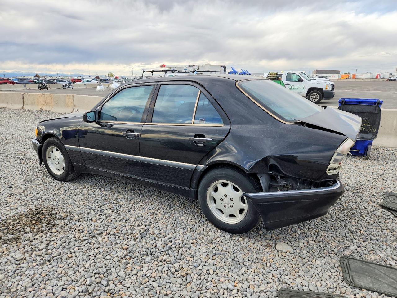 Mercedes-Benz C-Class 230