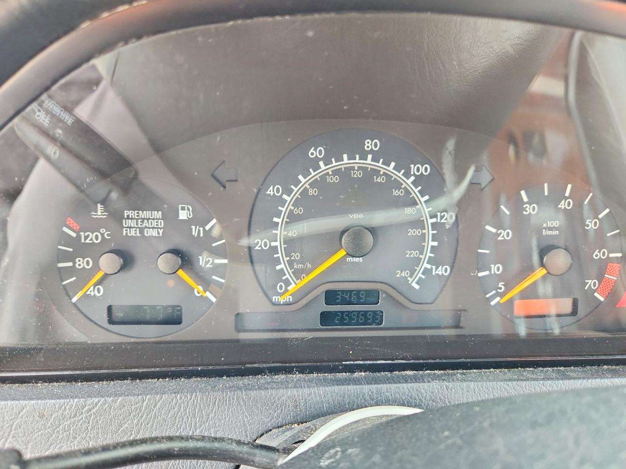 Mercedes-Benz C-Class 230