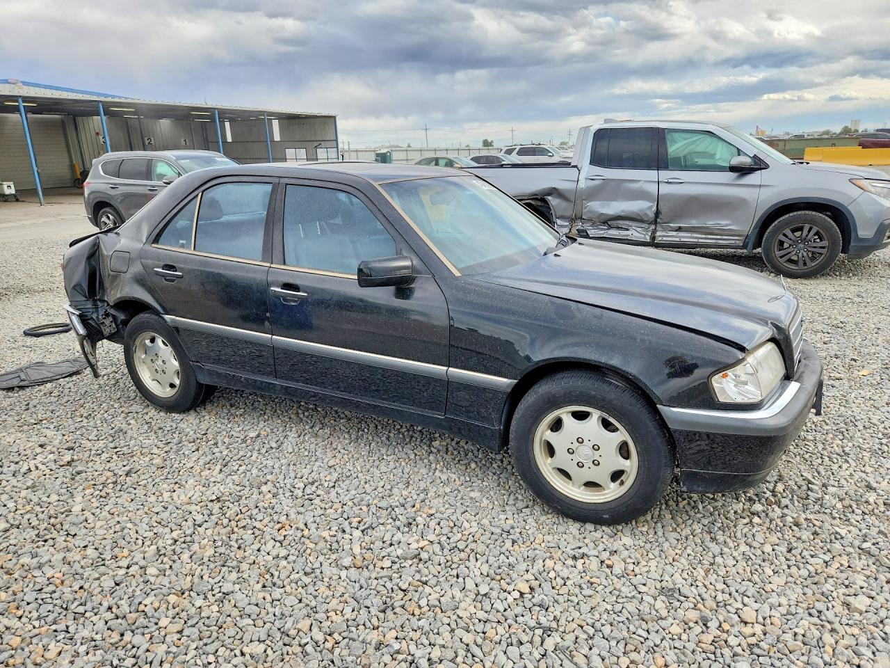 Mercedes-Benz C-Class 230