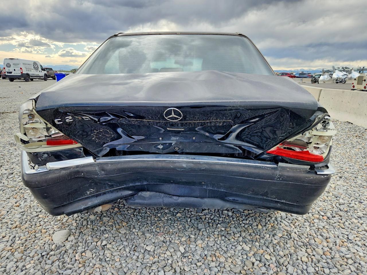 Mercedes-Benz C-Class 230