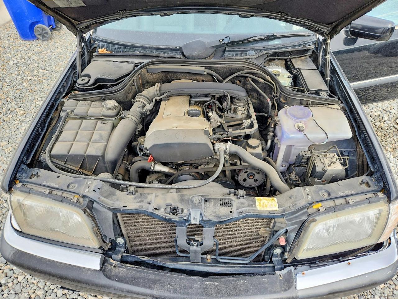 Mercedes-Benz C-Class 230