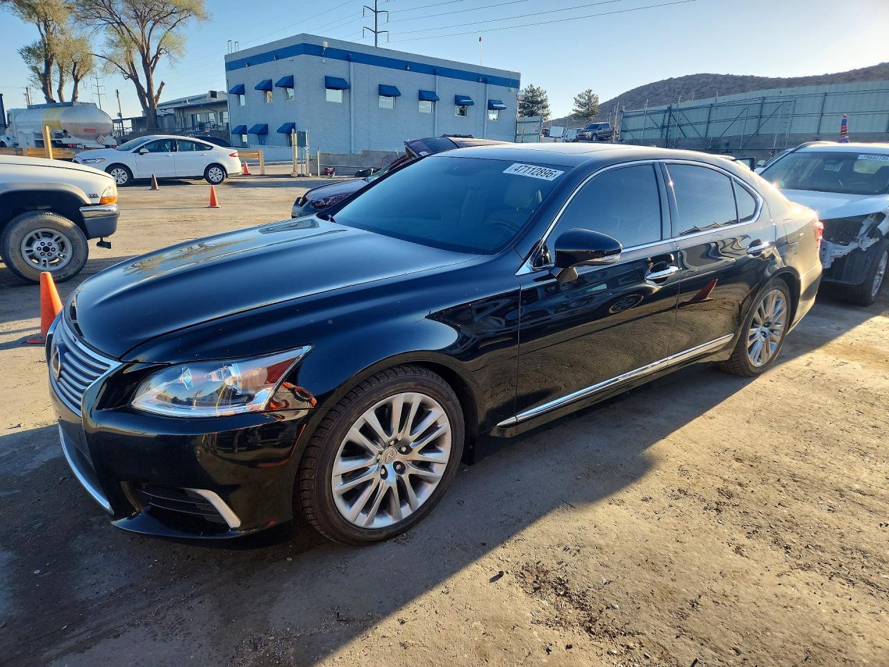Salvage Lexus LS Image