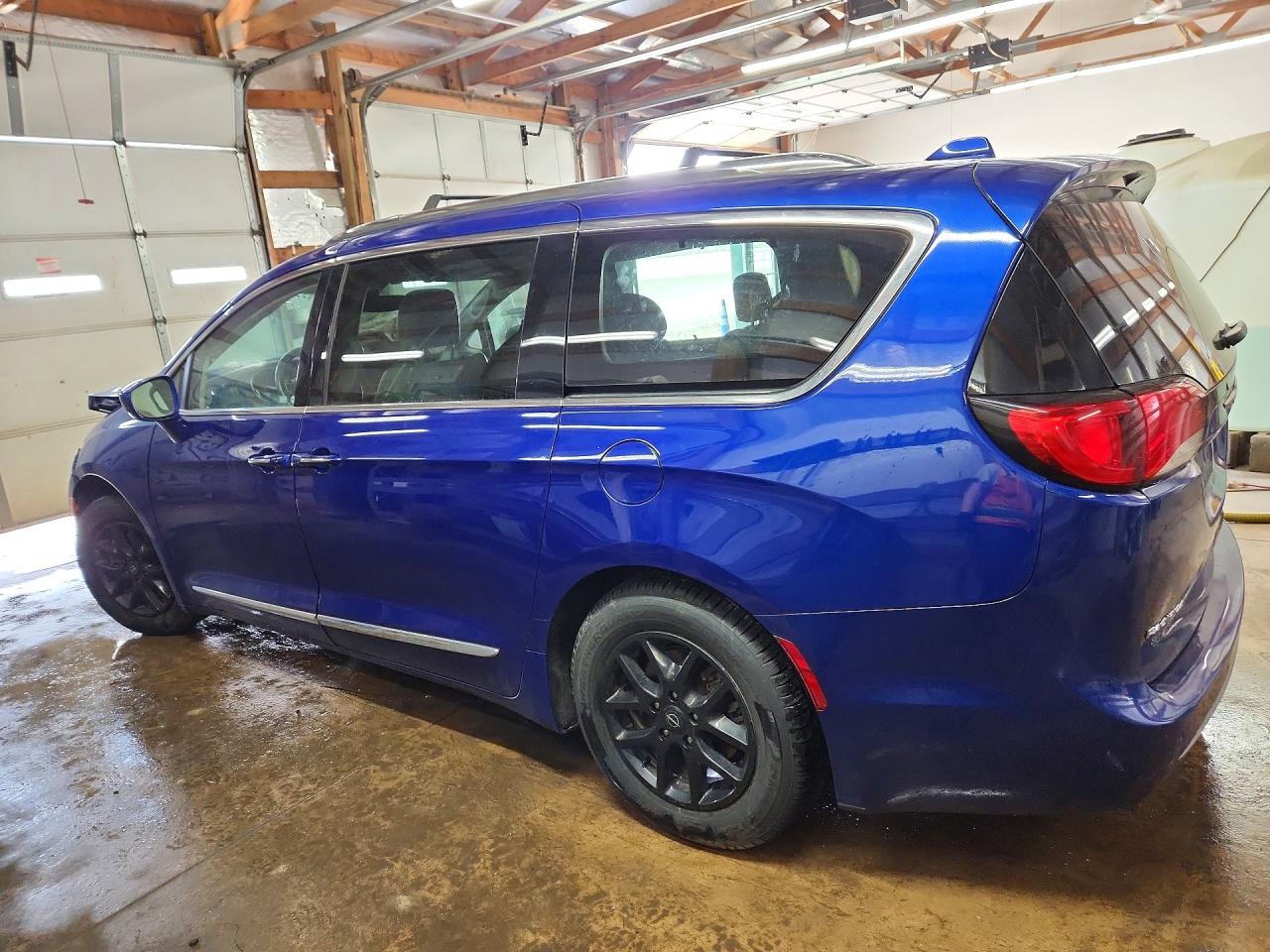 Chrysler Pacifica Touring L