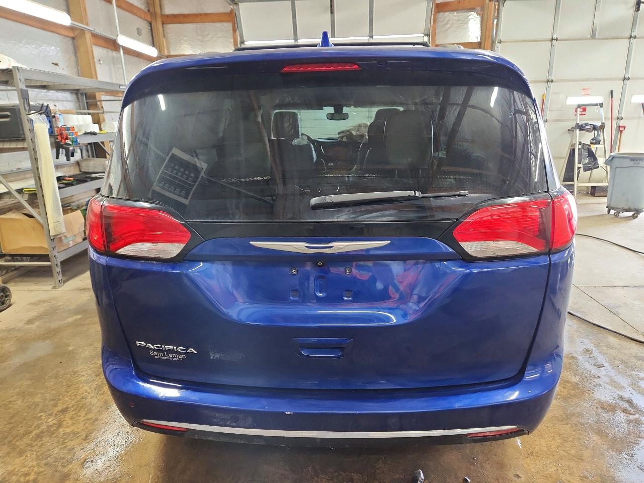 Chrysler Pacifica Touring L