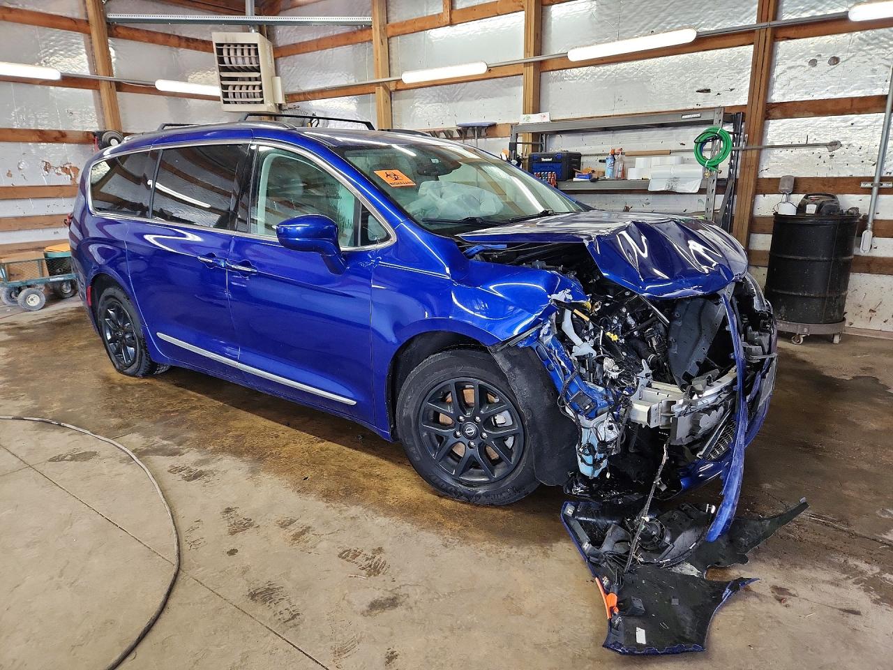 Chrysler Pacifica Touring L