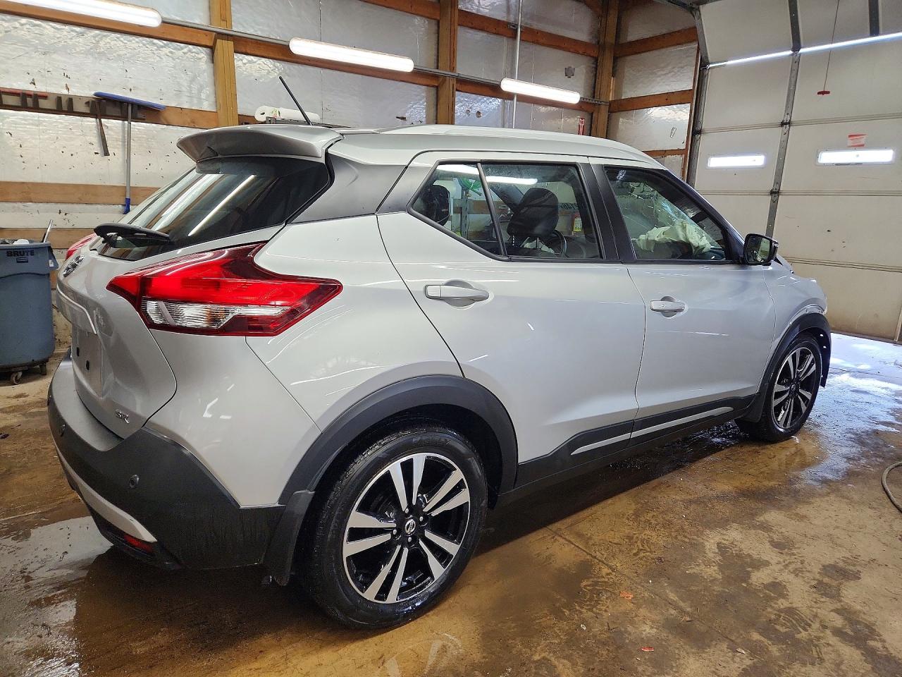 Nissan Kicks Sr