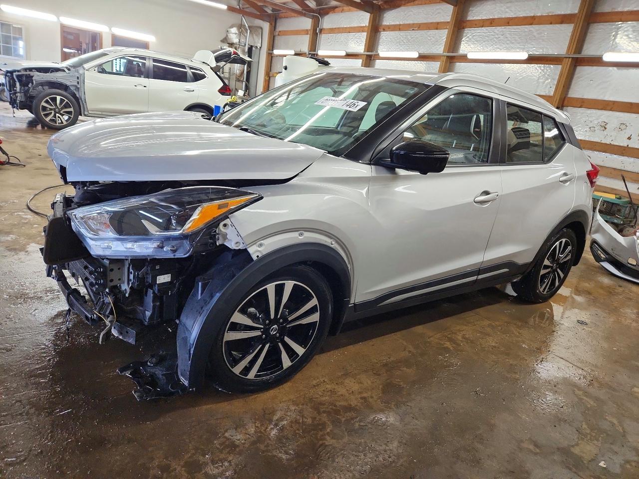 Salvage Nissan Kicks Image