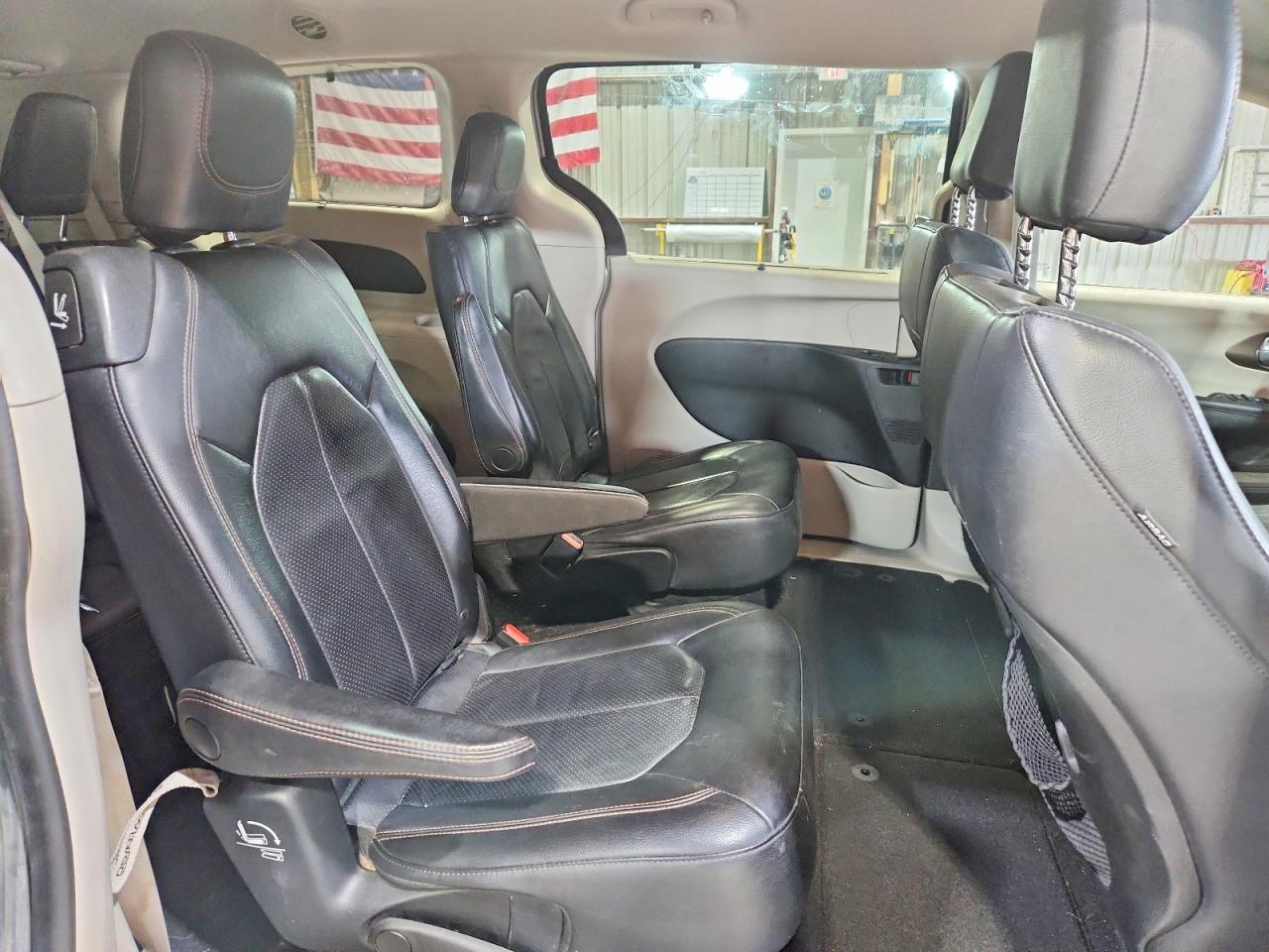 Chrysler Pacifica Touring L