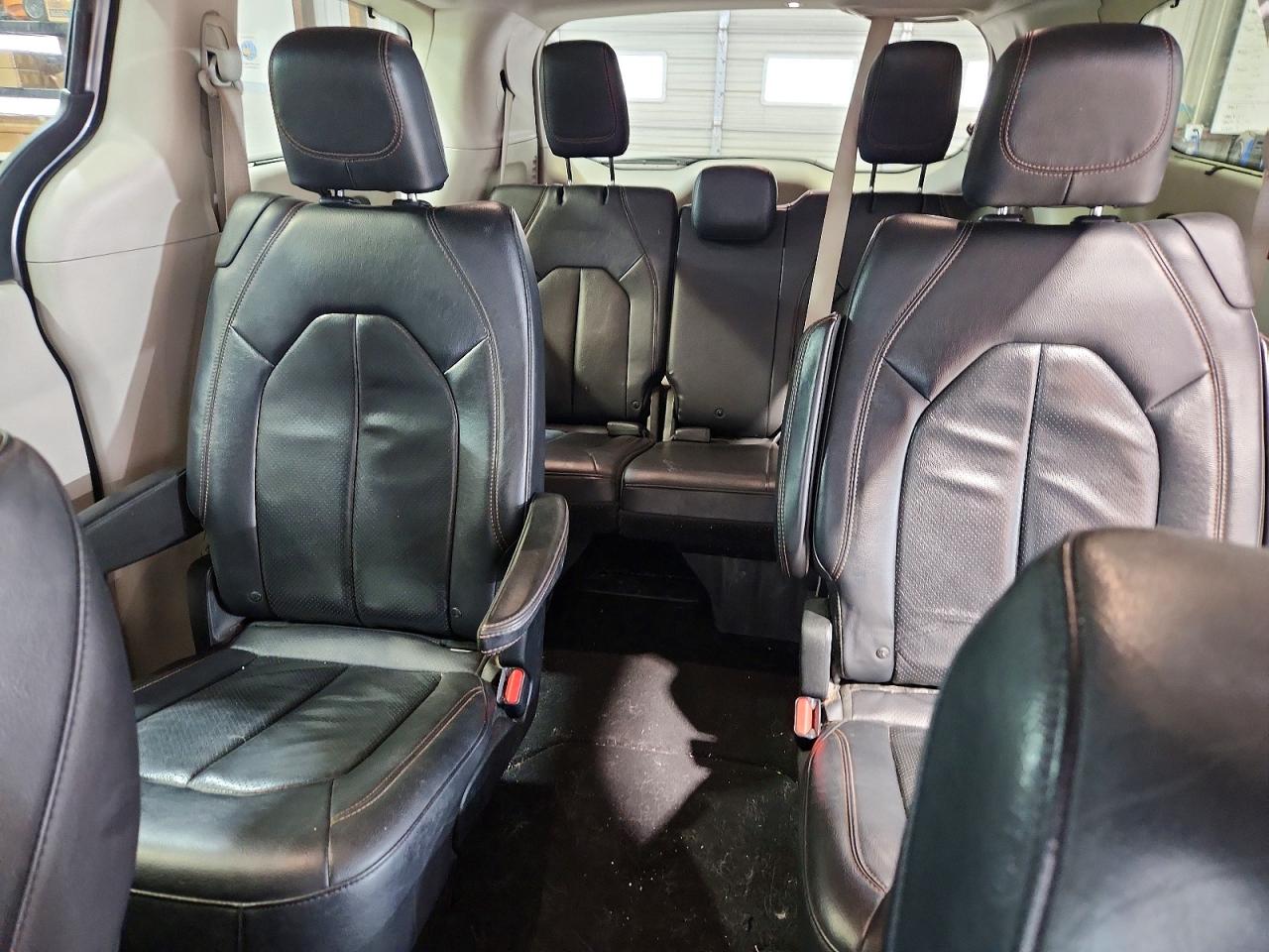 Chrysler Pacifica Touring L