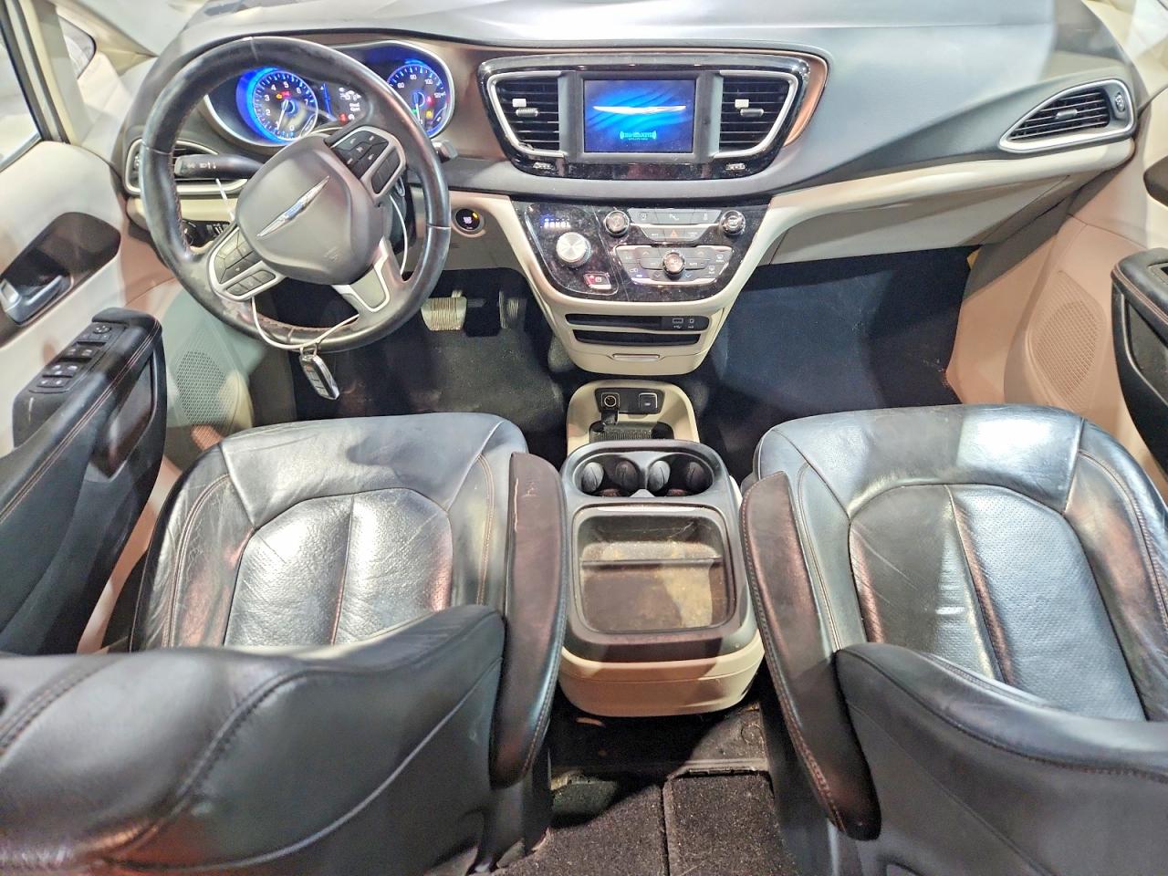 Chrysler Pacifica Touring L