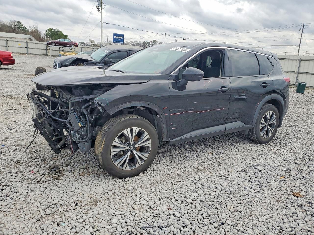Salvage Nissan Rogue Image