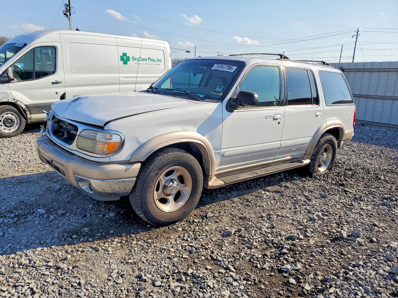 Salvage Ford Explorer Image