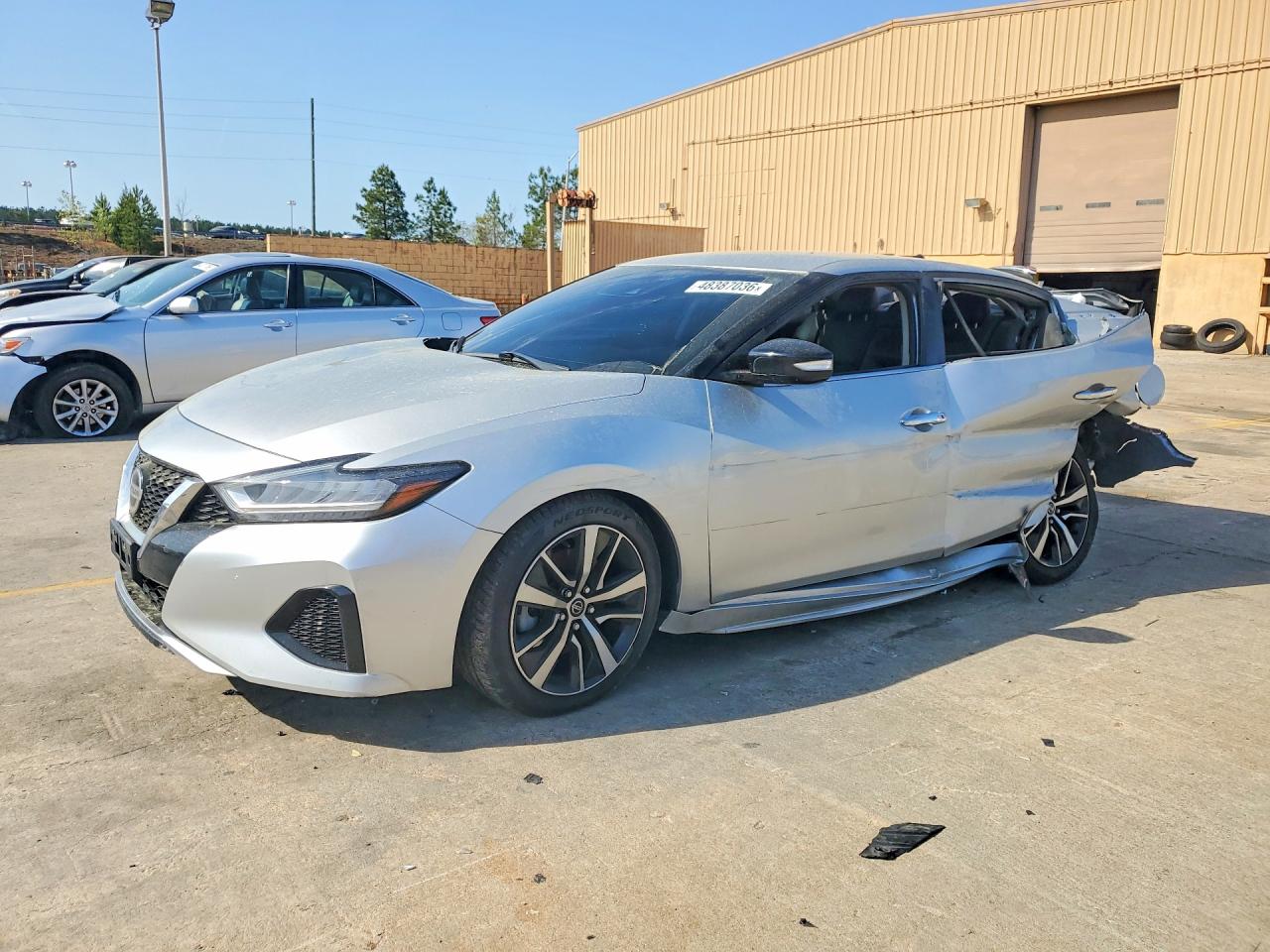 Salvage Nissan Maxima Image