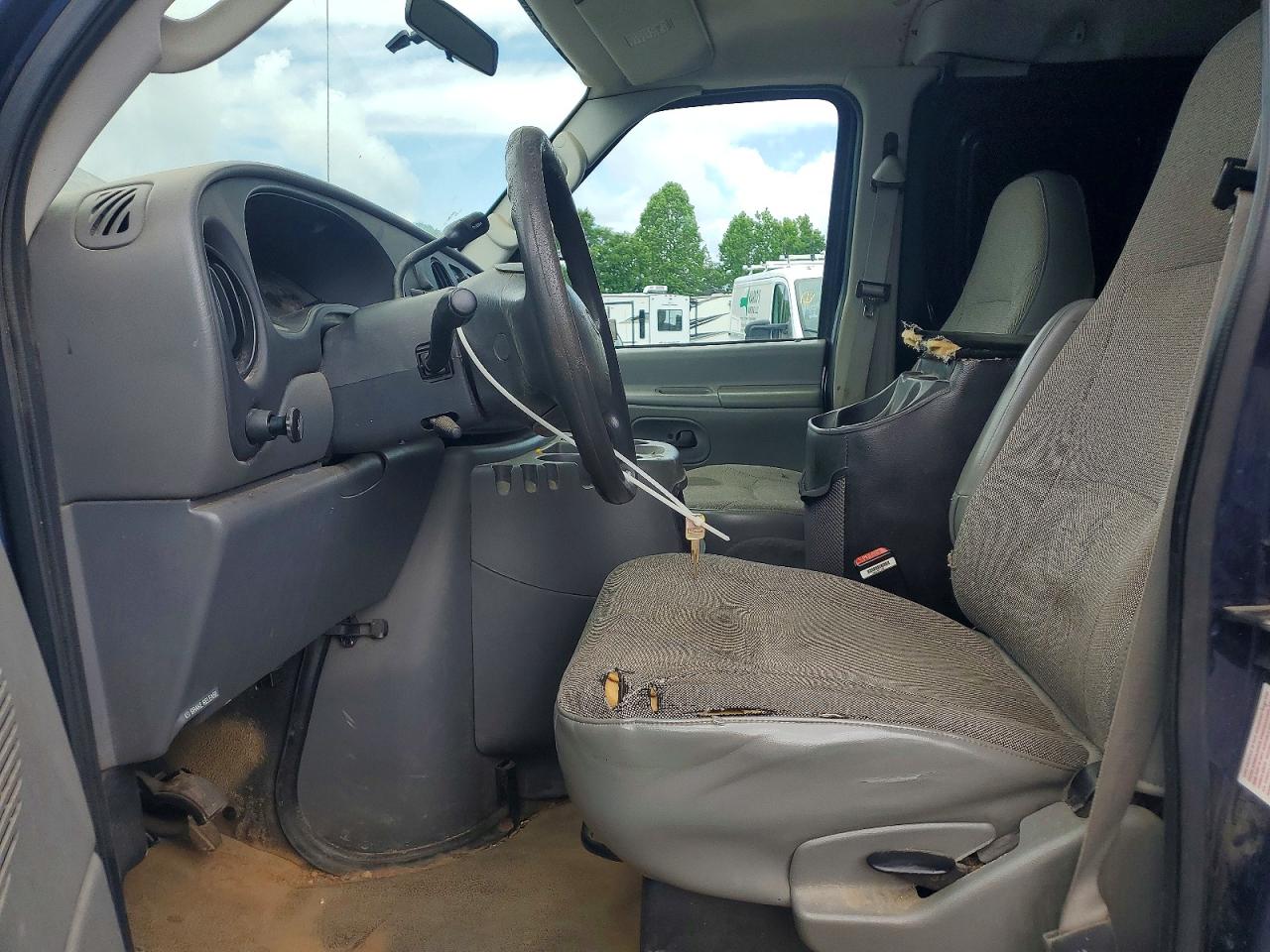 Ford Econoline E250 Van