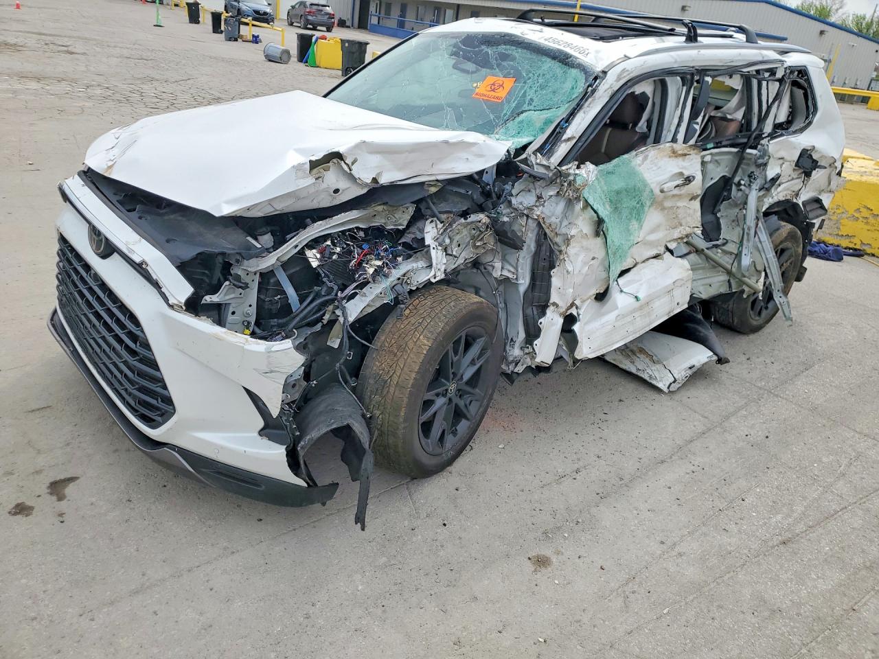 Salvage Toyota Grand Highlander Image