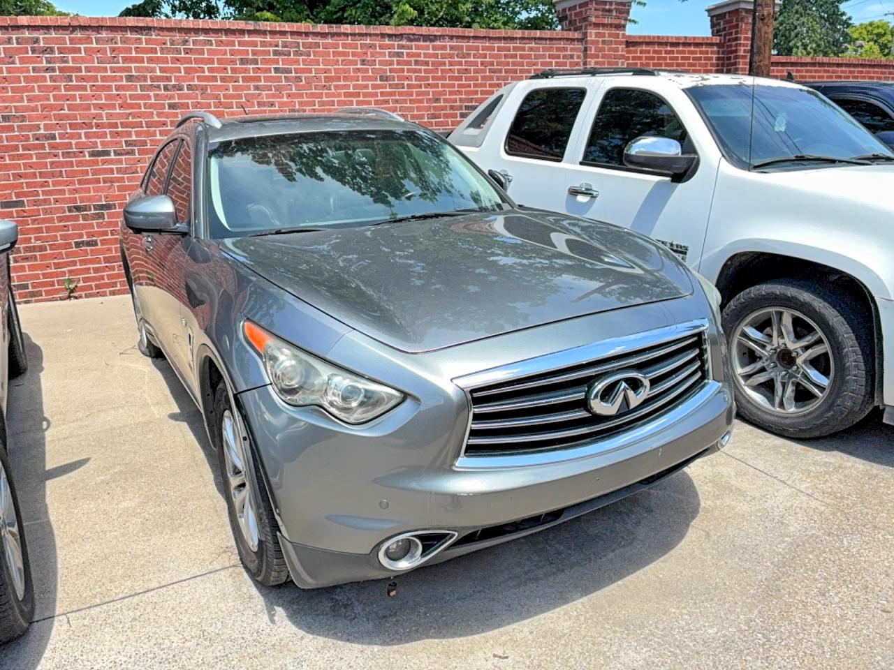 Salvage INFINITI Qx Image