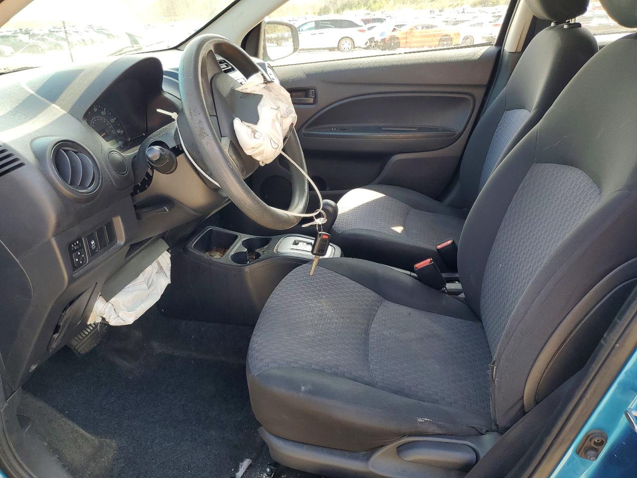 Mitsubishi Mirage Es