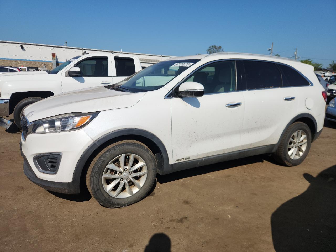 Salvage Kia Sorento Image