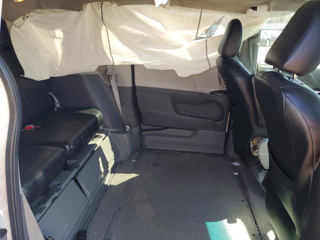 Toyota Sienna Le Mobility 7-passenger