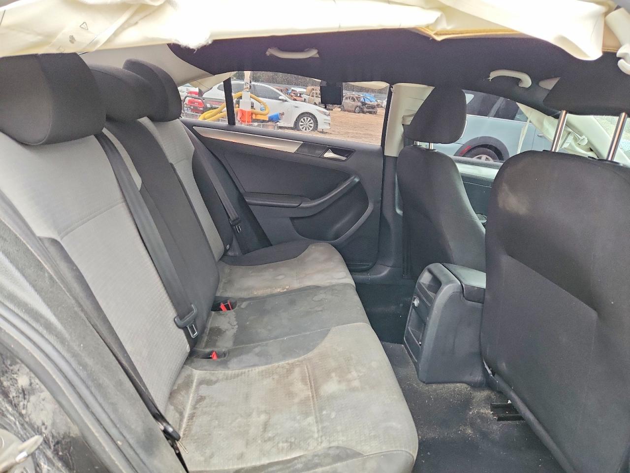 Volkswagen Jetta S