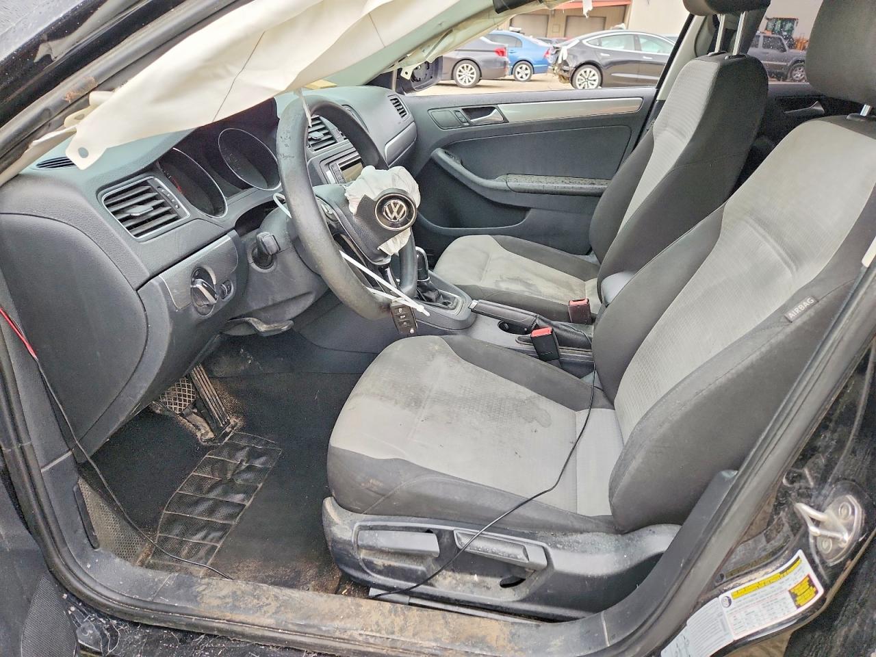 Volkswagen Jetta S
