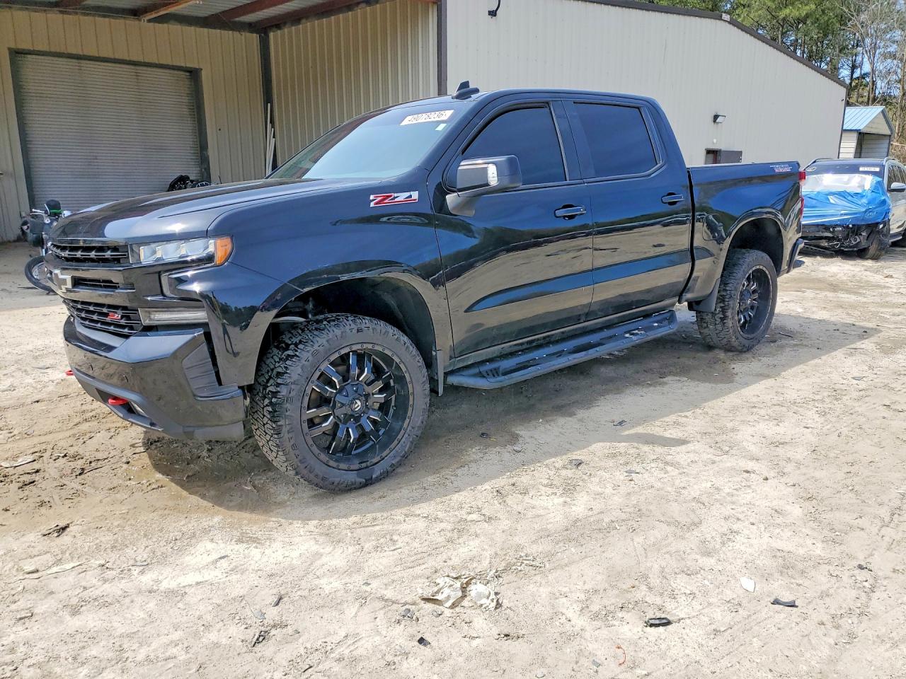 Salvage Chevrolet Silverado Image