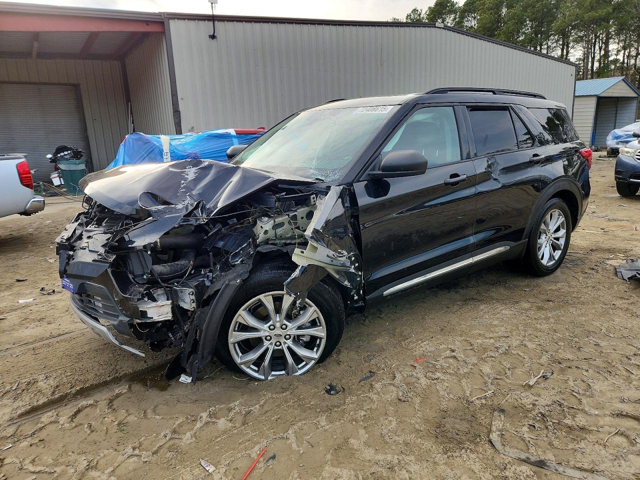 Salvage Ford Explorer Image