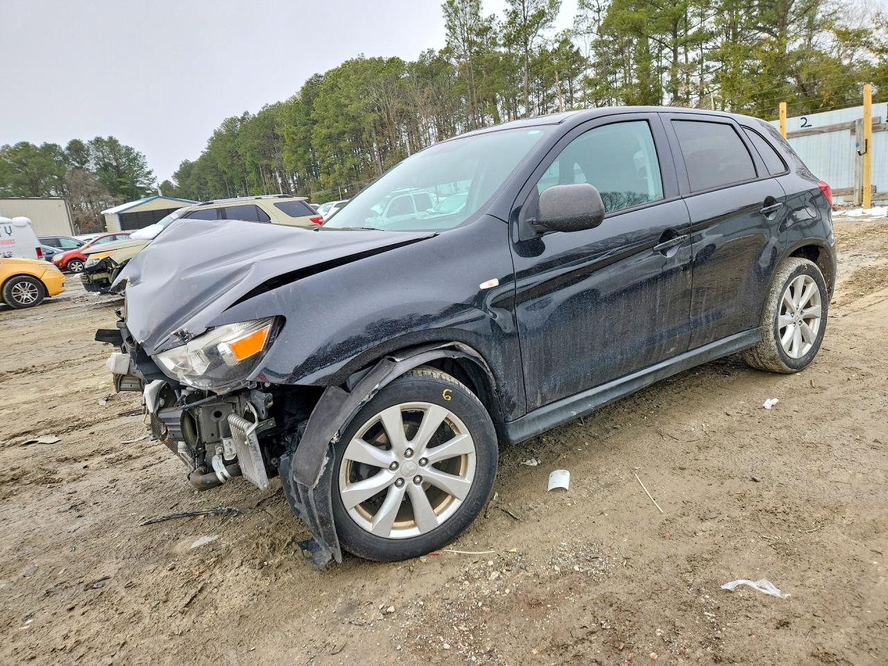 Salvage Mitsubishi Outlander Image