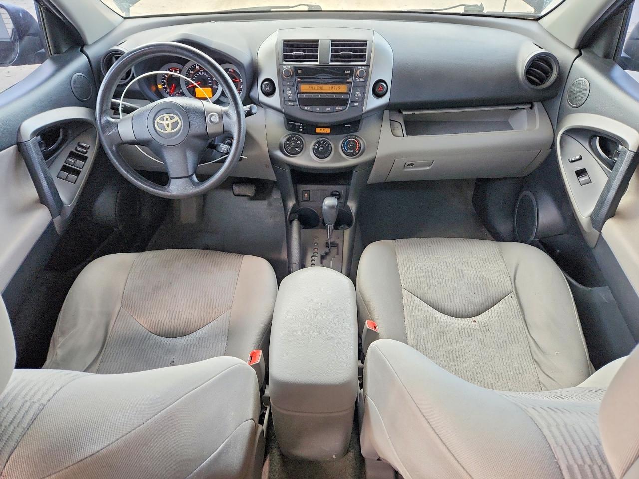 Toyota RAV4 Base