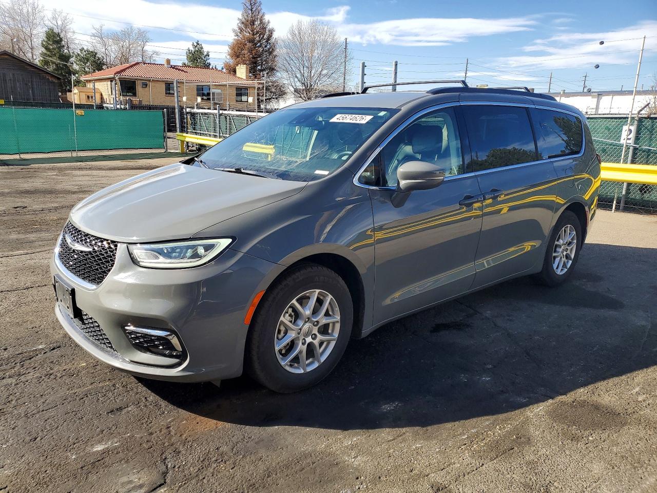 Salvage Chrysler Pacifica Image