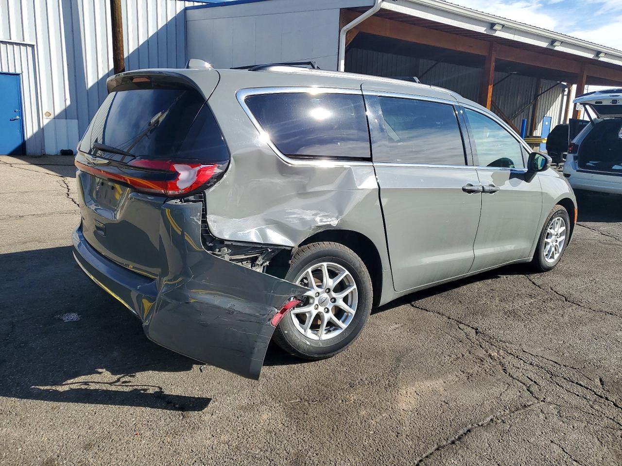 Chrysler Pacifica Touring L