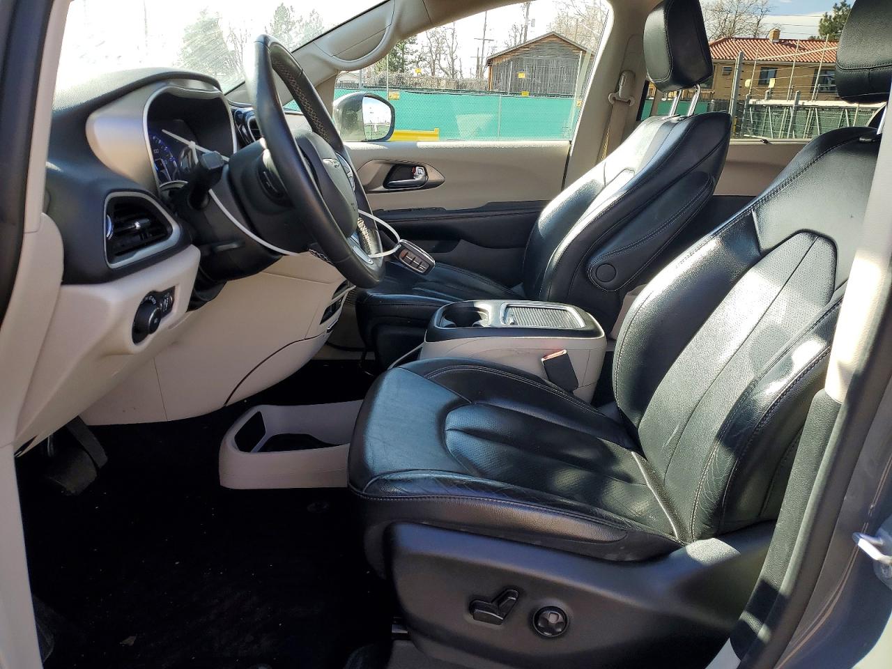 Chrysler Pacifica Touring L