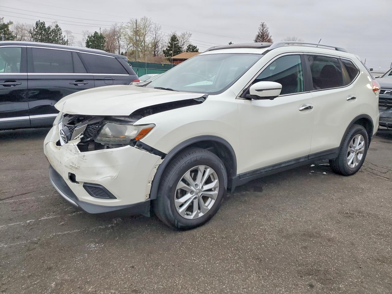 Salvage Nissan Rogue Image