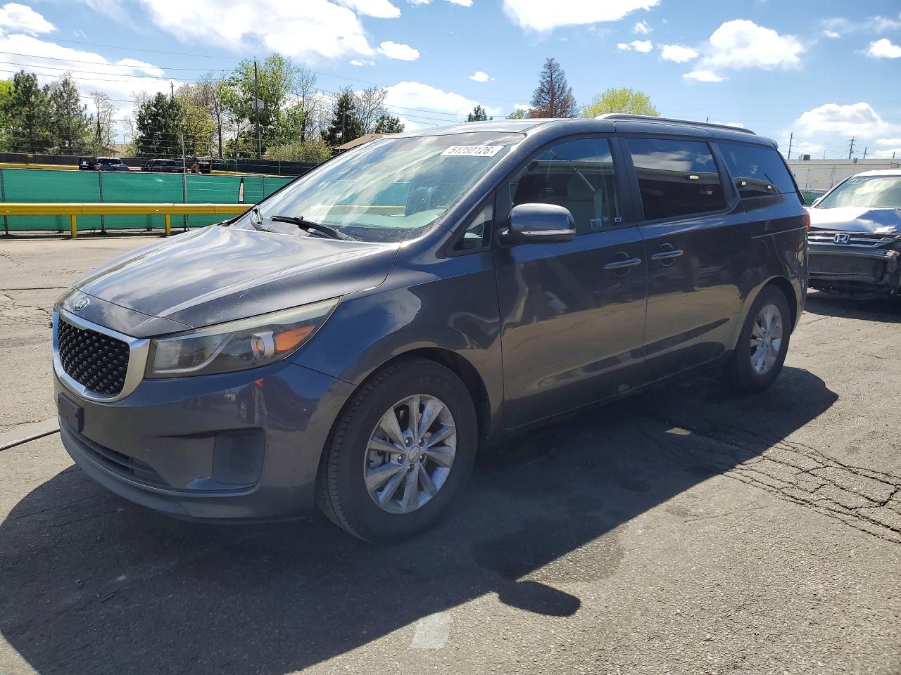 Salvage Kia Sedona Image