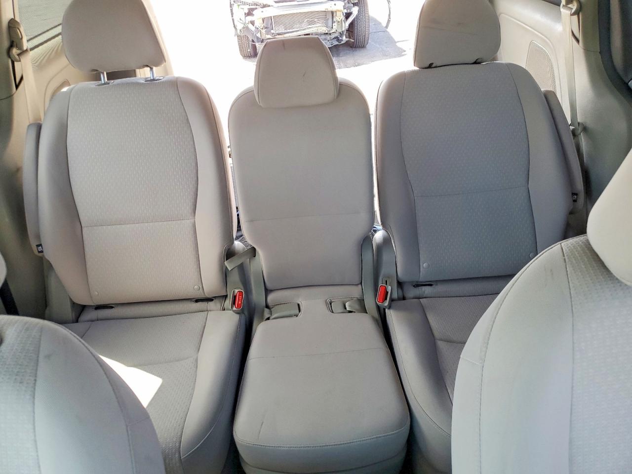 Kia Sedona Lx