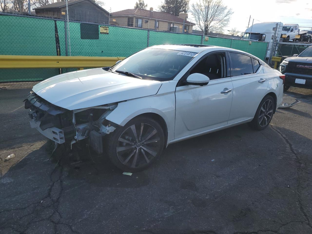 Salvage Nissan Altima Image