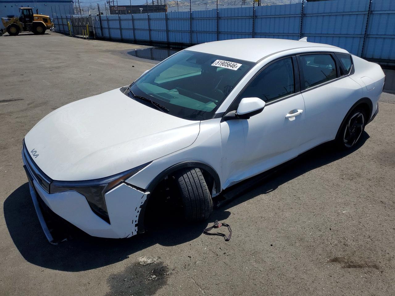 Salvage Kia K4 Image