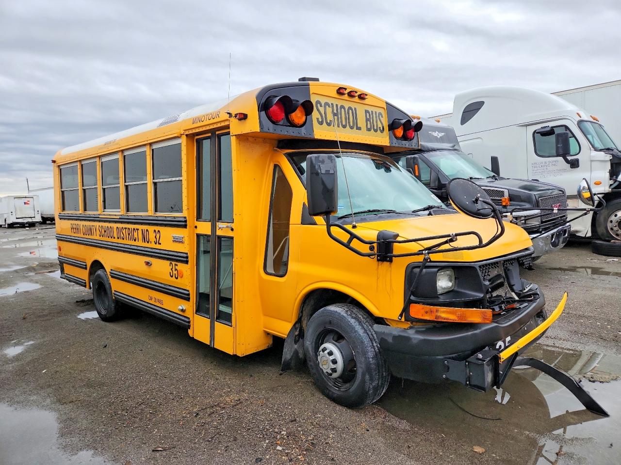 Salvage Chevrolet Express Image