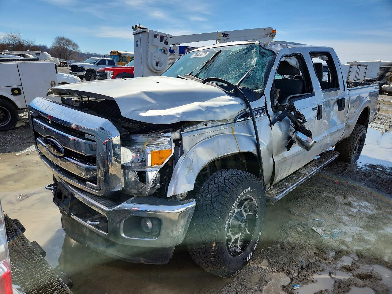 Salvage Ford F-350 Image