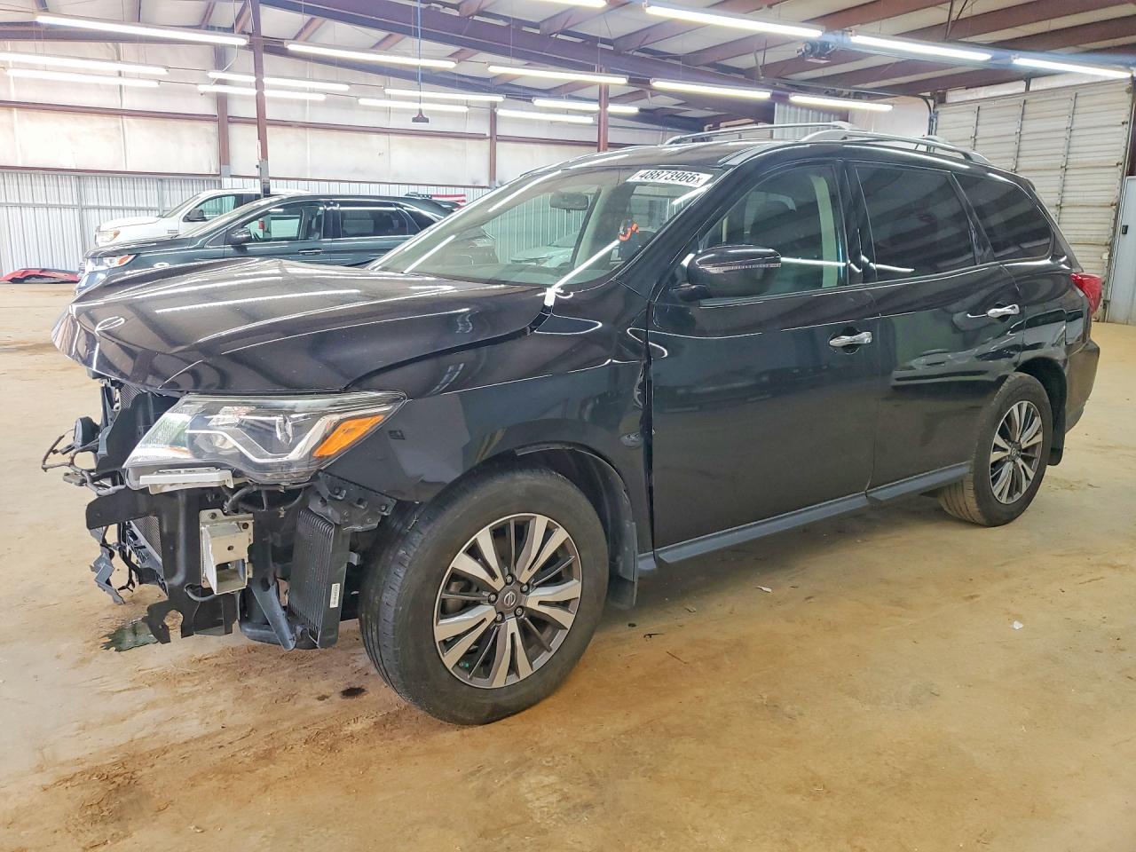 Salvage Nissan Pathfinder Image